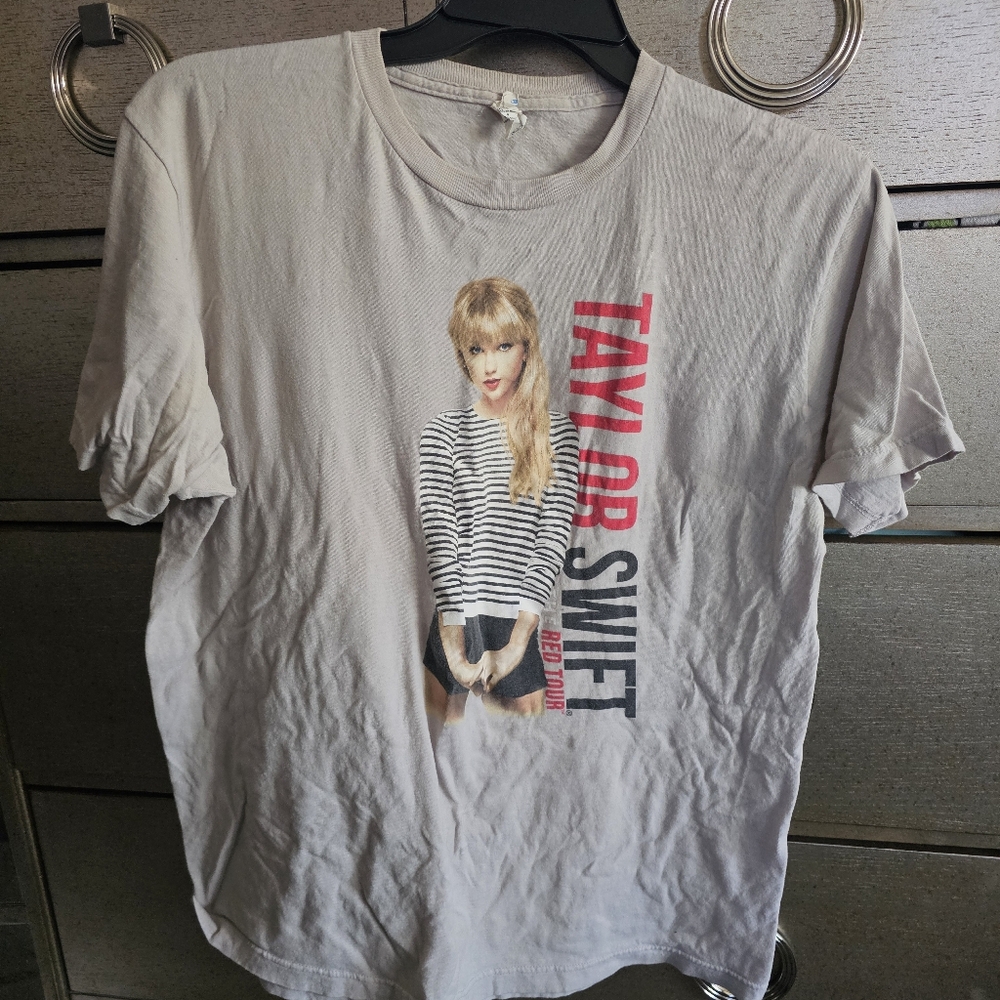 Taylor Swift Red Tour T-shirt